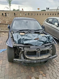 Bmw 2011 e90 320i lci stripping for spares