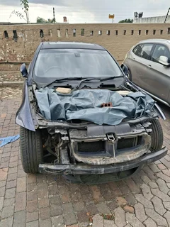 Bmw 2011 e90 320i lci stripping for spares