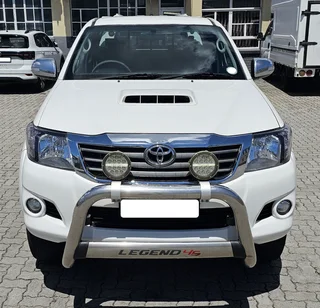 2016 - Toyota Hilux Legend 45 (3.0 D-4D RB) (4x2) Extended Cab