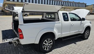 2016 - Toyota Hilux Legend 45 (3.0 D-4D RB) (4x2) Extended Cab
