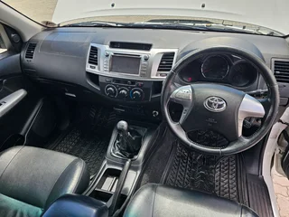 2016 - Toyota Hilux Legend 45 (3.0 D-4D RB) (4x2) Extended Cab