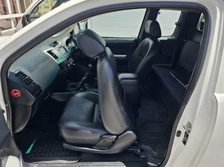 2016 - Toyota Hilux Legend 45 (3.0 D-4D RB) (4x2) Extended Cab