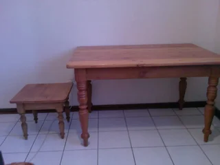 Table - Ad posted by Natalia B