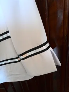 White 3/4 sleeve jacket