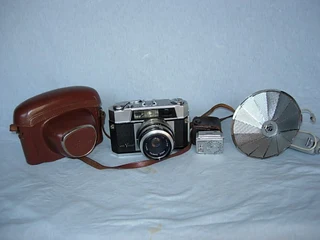 Vintage Aires Viscount Camera