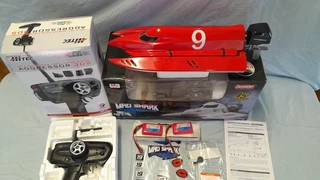 RC F1 Mad Shark Racing Boat