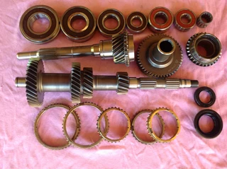 Isuzu recon 2.5 gearboxes from R4950