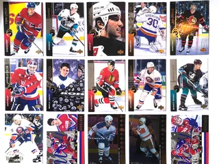 1995 Upper Deck NHL Ice Hockey Card Lot (16)