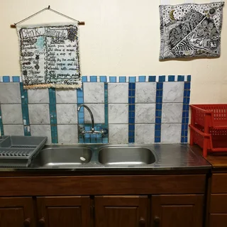 Furnished garden cottage in Chartwell North