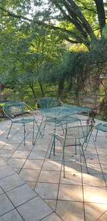 Large furnished cottage with a view on the garden in Chartwell  North