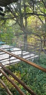 Large furnished cottage with a view on the garden in Chartwell  North