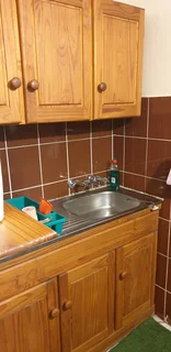 Large furnished cottage with a view on the garden in Chartwell  North