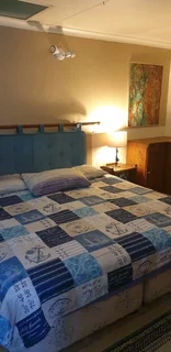 Large furnished cottage with a view on the garden in Chartwell  North