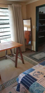 Large furnished cottage with a view on the garden in Chartwell  North