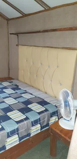 Quaint, furnished two-bedroom garden cottage in Chartwell North