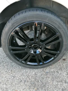 TOYOTA YARIS 1300 6 SPEED WITH FSH