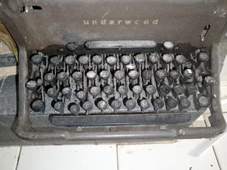 Post-1940 Classic Underwood Typewriter
