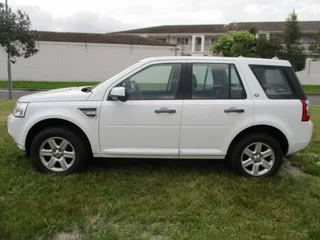STUNNING WHITE LAND ROVER FREELANDER 2 SD4 - FULL SERVICE HISTORY - 193 000 KM - R129 995 INC R.W.C.