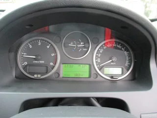 STUNNING WHITE LAND ROVER FREELANDER 2 SD4 - FULL SERVICE HISTORY - 193 000 KM - R129 995 INC R.W.C.