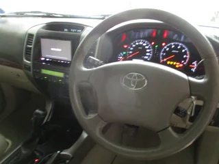 STUNNING 2005 TOYOTA PRADO 4.0 V6 AUTOMATIC - FULL SERVICE HISTORY - R174 995 INCLUDING ROADWORTHY