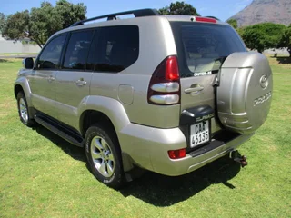 STUNNING 2005 TOYOTA PRADO 4.0 V6 AUTOMATIC - FULL SERVICE HISTORY - R174 995 INCLUDING ROADWORTHY
