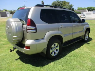 STUNNING 2005 TOYOTA PRADO 4.0 V6 AUTOMATIC - FULL SERVICE HISTORY - R174 995 INCLUDING ROADWORTHY