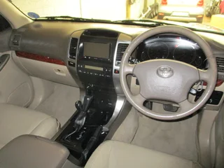 STUNNING 2005 TOYOTA PRADO 4.0 V6 AUTOMATIC - FULL SERVICE HISTORY - R174 995 INCLUDING ROADWORTHY