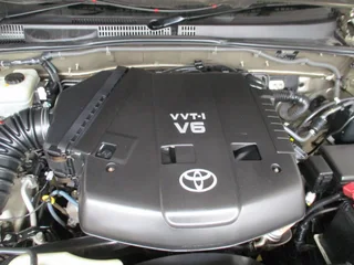 STUNNING 2005 TOYOTA PRADO 4.0 V6 AUTOMATIC - FULL SERVICE HISTORY - R174 995 INCLUDING ROADWORTHY