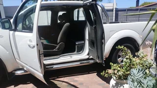 2013 4x4 Nissan Navara (diesel)