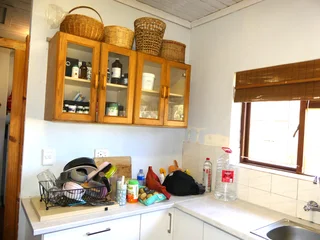 We invite you to view a well maintained, large, two bedroomed, separate entrance Granny Flat.