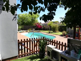 We invite you to view a well maintained, large, two bedroomed, separate entrance Granny Flat.