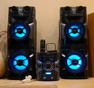 SONY HiFi System with RGB Lights 3 CD Changer Player FM Radio