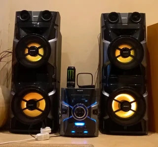 SONY HiFi System with RGB Lights 3 CD Changer Player FM Radio