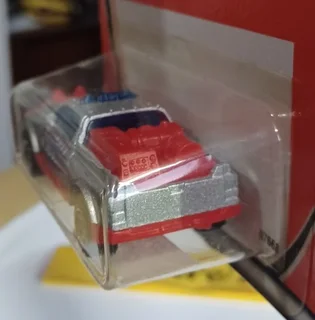 2002 Matchbox ~ No11 Emergency Response 4 x 4 ~ Mint on Long Card