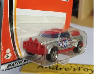 2002 Matchbox ~ No11 Emergency Response 4 x 4 ~ Mint on Long Card