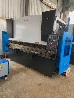 Press Brake, 125Ton x 3200mm, Motorized Backstop, NC, (Brand New)