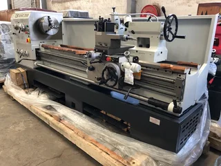 Lathe, Baoji Centre Lathe, 2000mm B/Centres, 660mm Swing, Brand New