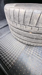 265/35/19 tyres