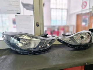 Hyundai Grand i10 Head Lamps
