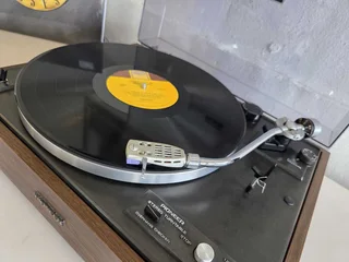 Pioneer PL15 Semi-Automatic Belt Drive Turntable