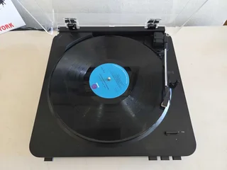 Audio Technica AT-LP60 Fully Automatic Turntable