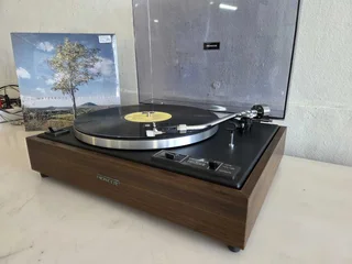 Pioneer PL12E Manual Belt Drive Turntable