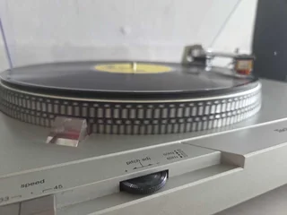 Technics SL-D2 Direct Drive Turntable