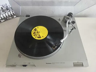 Technics SL-D2 Direct Drive Turntable