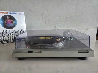 Technics SL-D2 Direct Drive Turntable