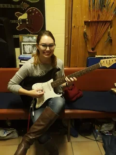 Beginner guitar lessons/Ukulele lessons and Djembe