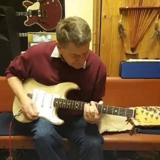 GUITAR LESSONS- UKULELE AND DJEMBE LESSONS- beginner guitar lessons