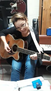 Guitar and Ukulele Lessons offered- Beginner guitar lessons offered