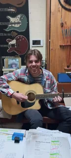 Beginner guitar lessons - Ukulele lessons - Djembe drumming lessons