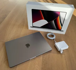 16 Inch M1 Max Chip Macbook PRO 1TB SSD|32GB RAM Excellent Condition In Box With Warranty